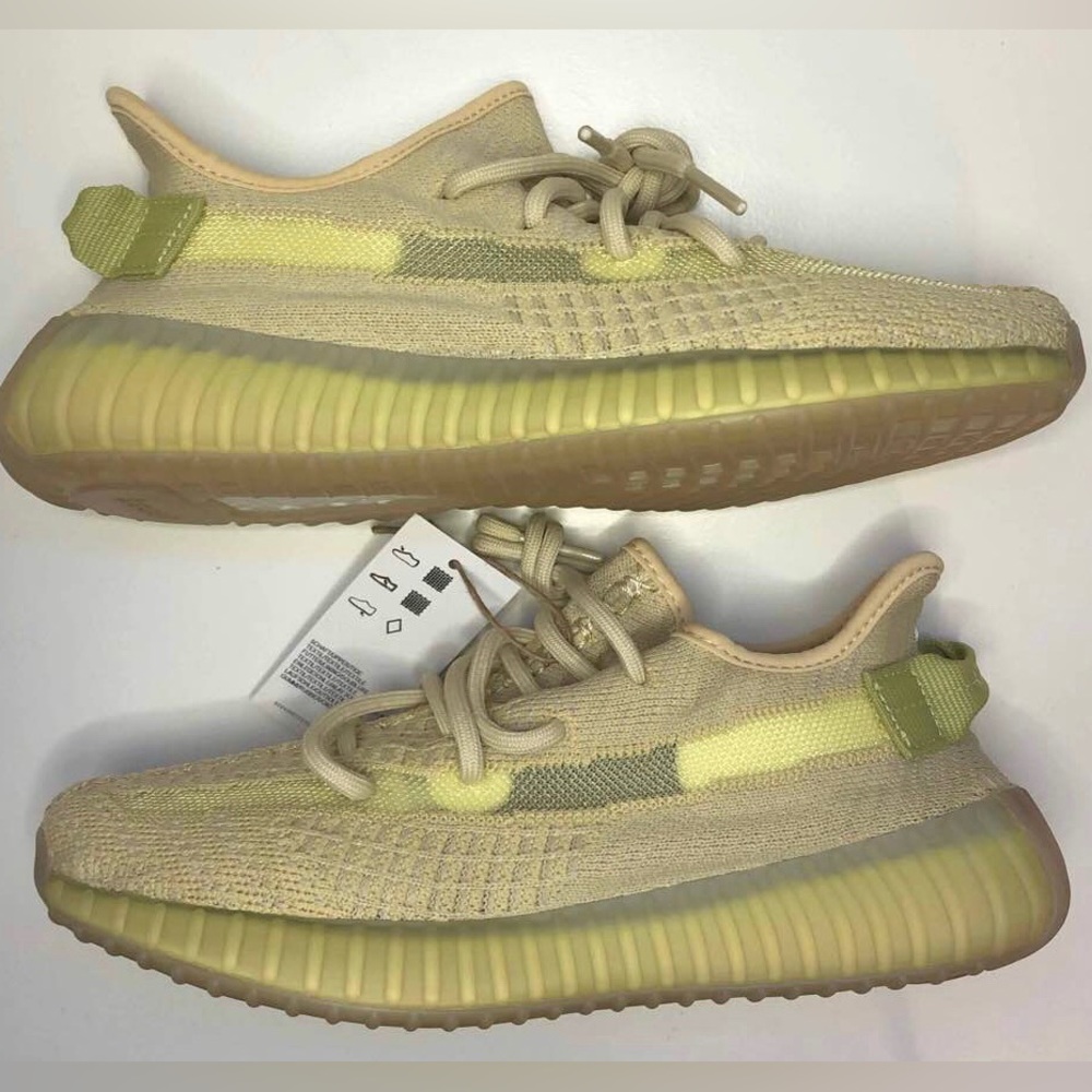 Yeezy 350 V2